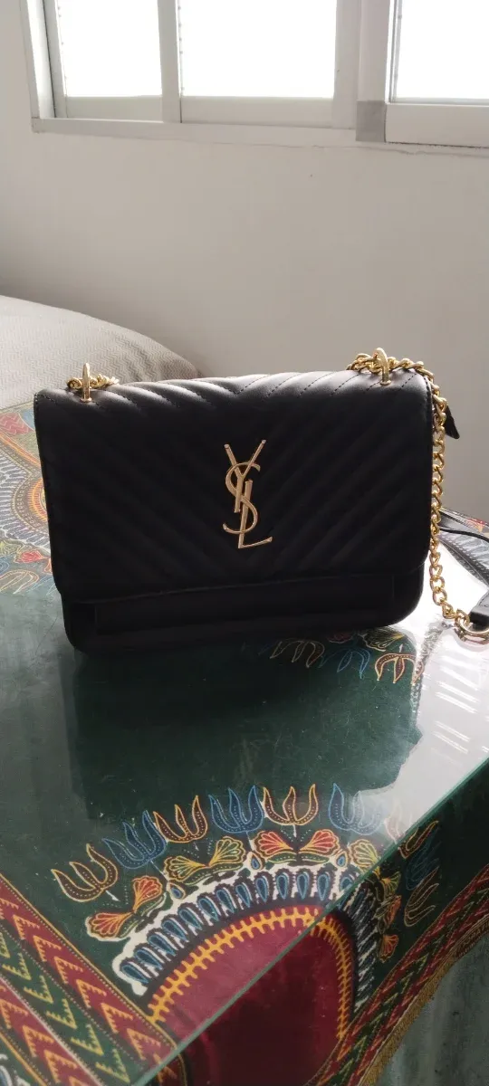 Bolso Saint Laurent Negro y Dorado