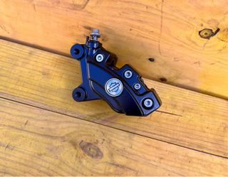 Pinza Brembo Freno Delantero Izq. Harley Davidson