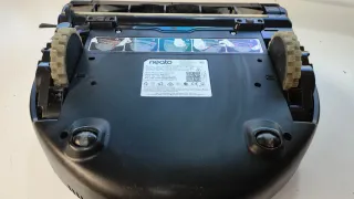 Robot Neato Botvac D7 para reparar.