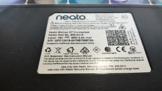 Robot Neato Botvac D7 para reparar.