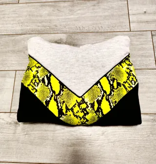 Felpa corta con cappuccio e stampa