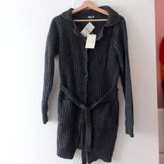 Chaqueta punto con etiqueta