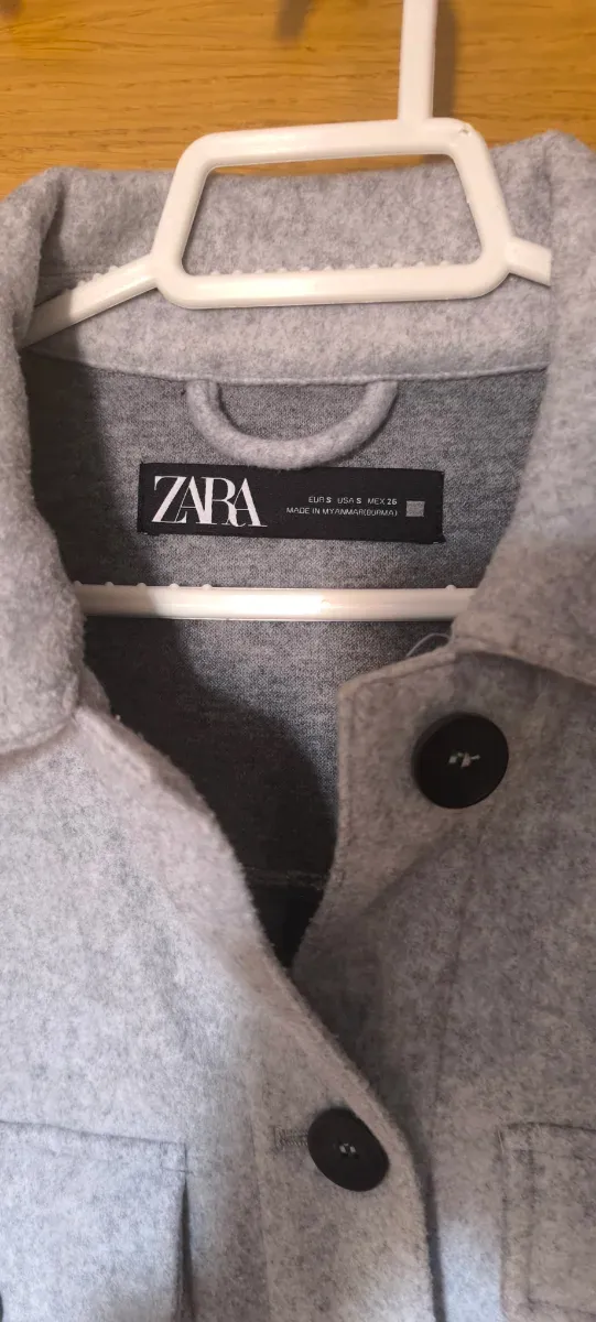 Chaqueta ZARA felpa gris mujer