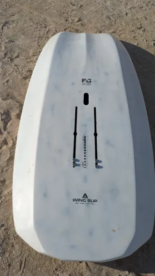 Tabla de wingfoil Armstrong de 75l