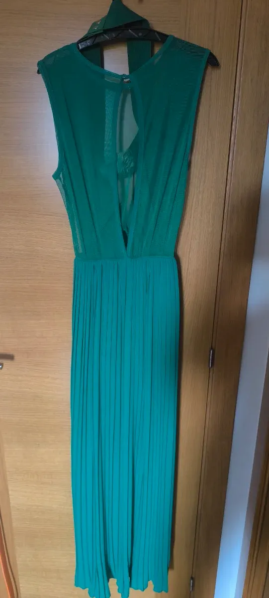 Vestido largo verde botella boda