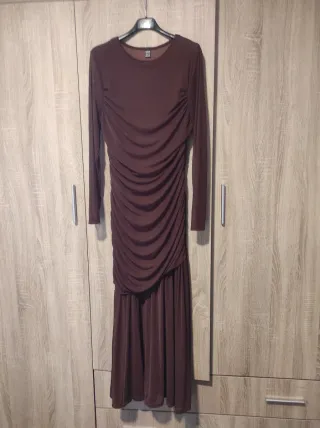 Vestido largo marrón fruncido