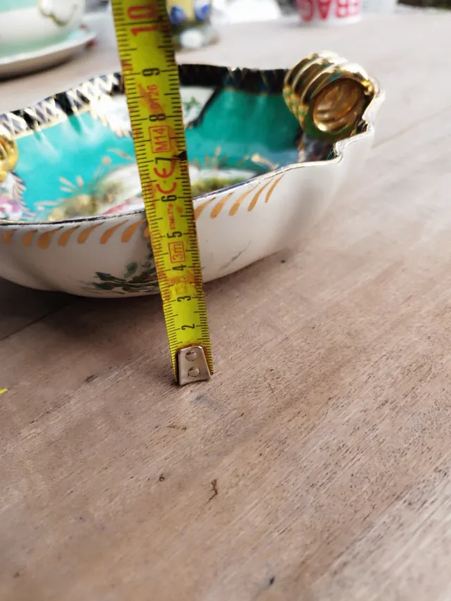 Fuente de porcelana Belga con pájaro