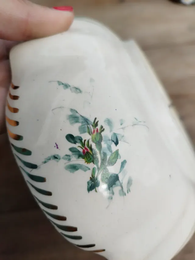 Fuente de porcelana Belga con pájaro