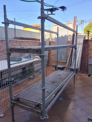 Andamio metálico para trabajos