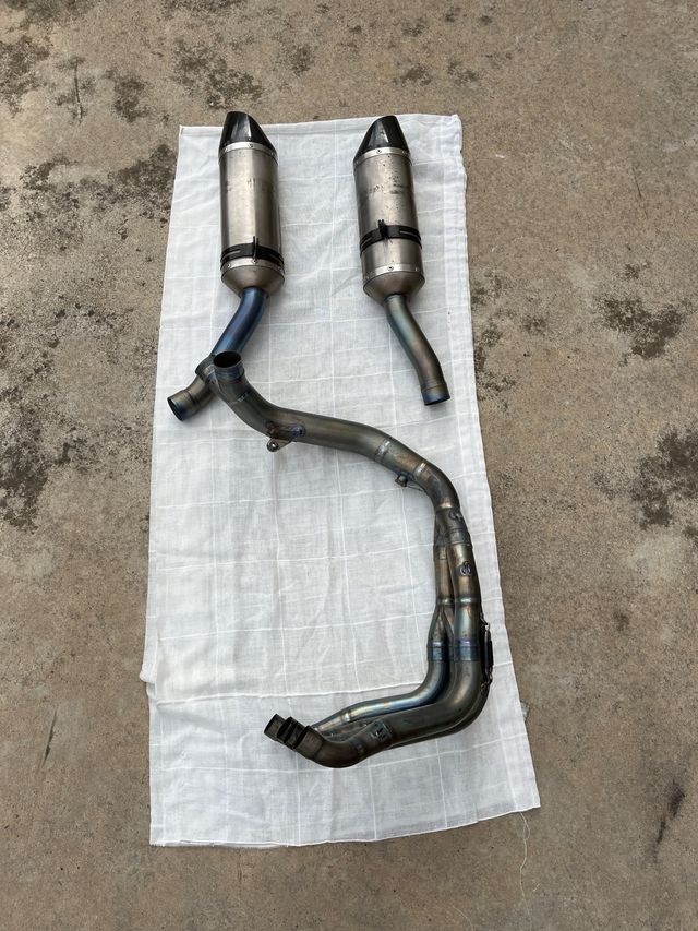 Escape Akrapovic R1 Titanio 2008