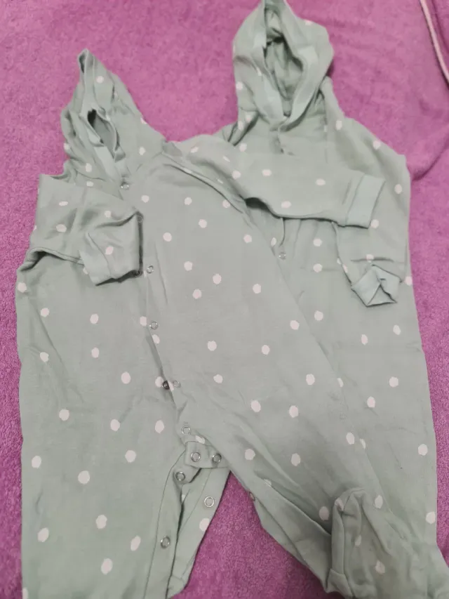 Pijama bebé con capucha estampado