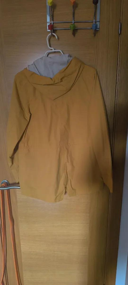 Chaqueta impermeable montaña elegante