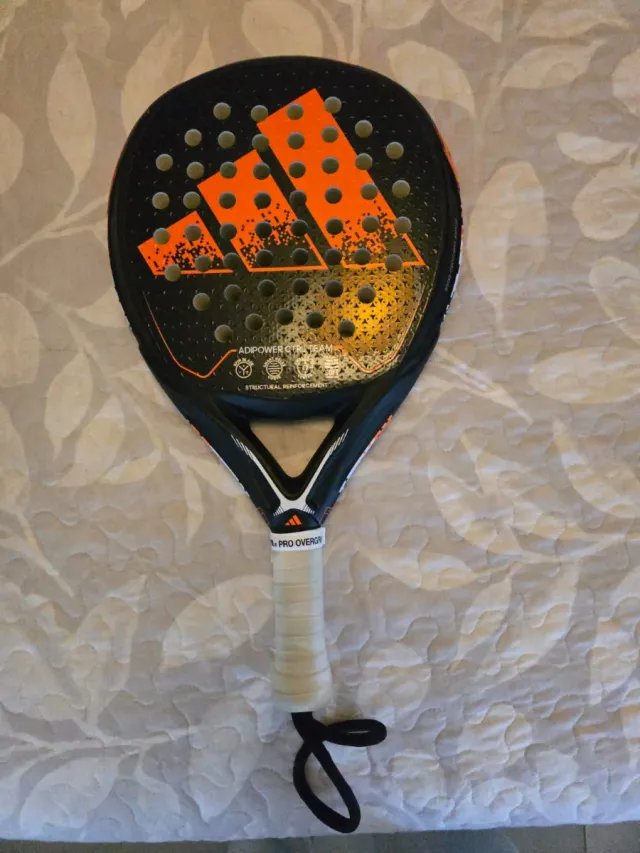 Pala de pádel Adidas + Paletero Adidas