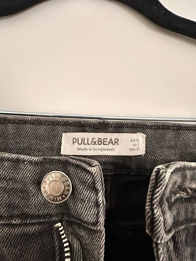 Pantalón vaquero negro Pull&Bear 34