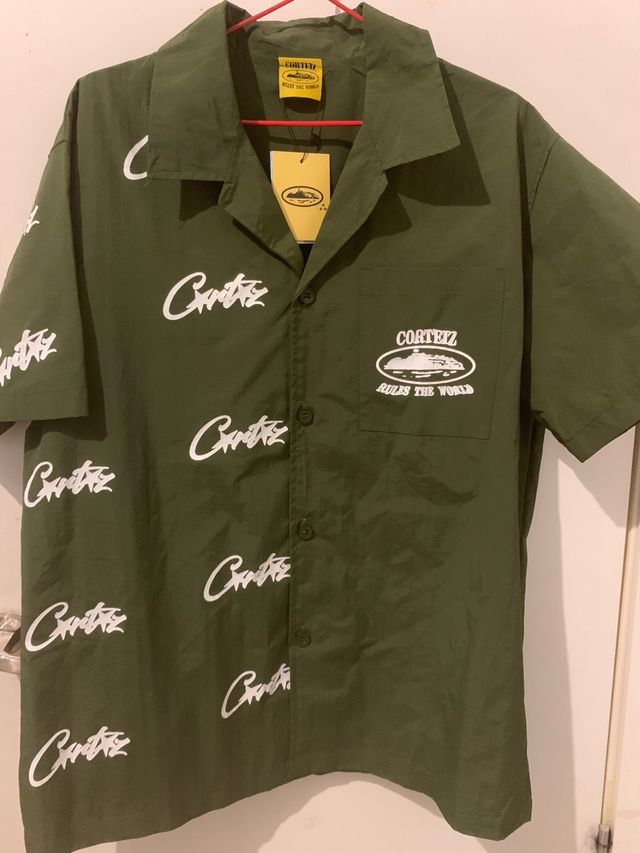 Camiseta Corteiz verde estampada