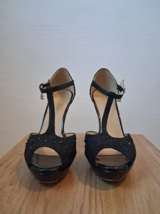 Scarpe tacco alto Laura Biagiotti nere