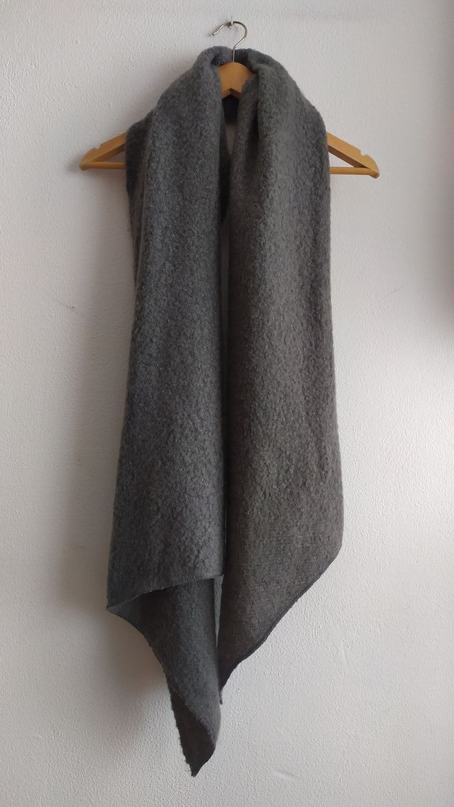 Bufanda chal gruesa gris