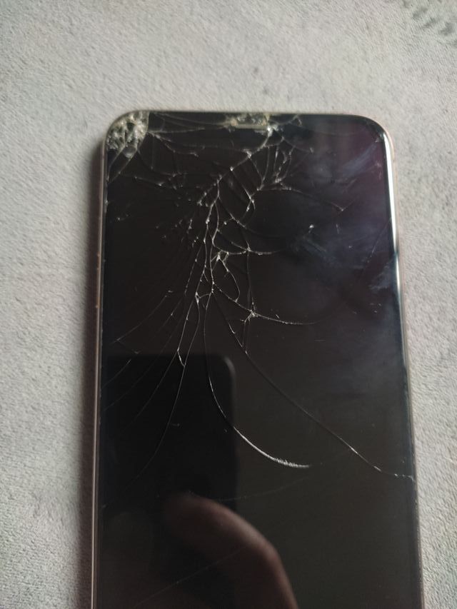 iPhone XS Max pantalla rota