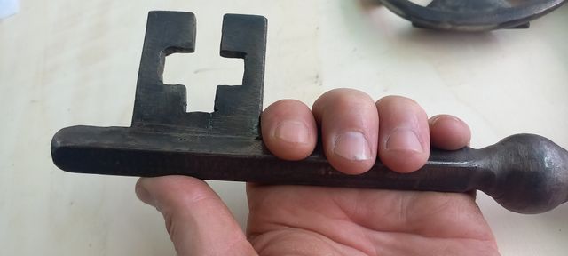 Llave antigua forja medieval templarios