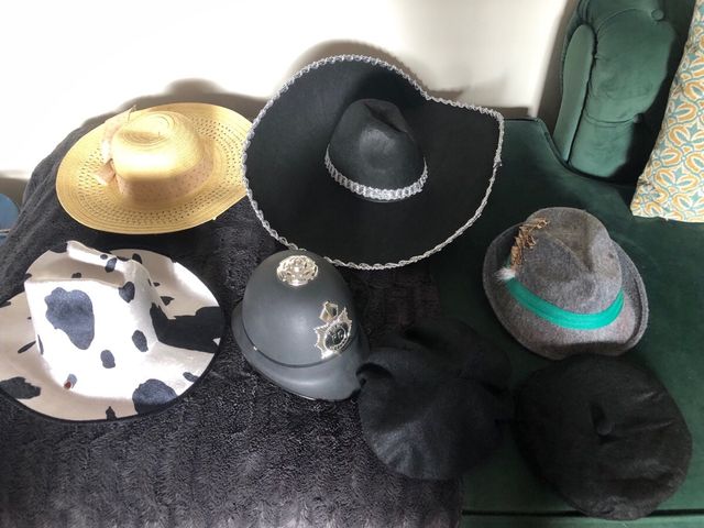 Lote 8 sombreros de disfraz