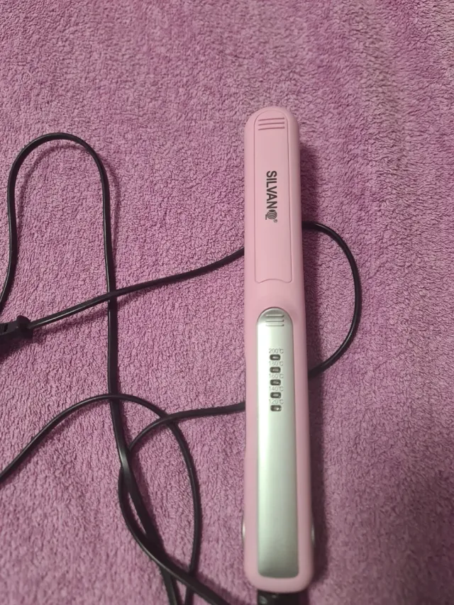 Plancha de pelo SILVANO rosa y plateada