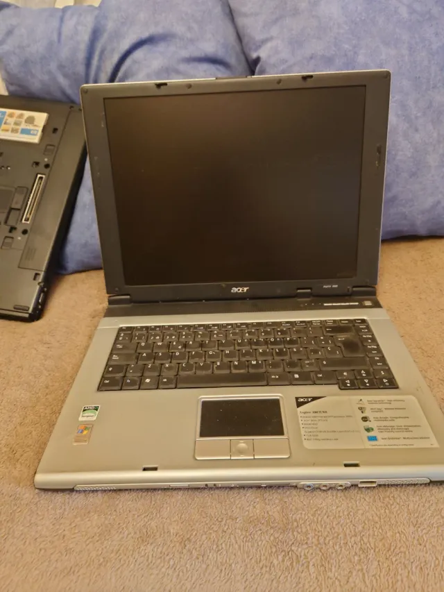 Compaq nx7400 + Aspire 3003LMi