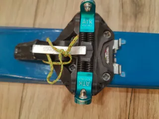 Esquies de travesía niños 120 fijaciones ATK candy