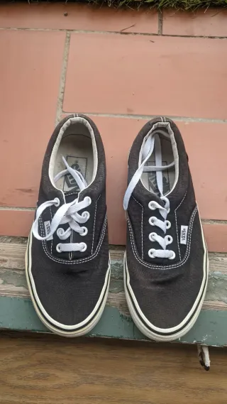 Zapatillas Vans Negras y Blancas