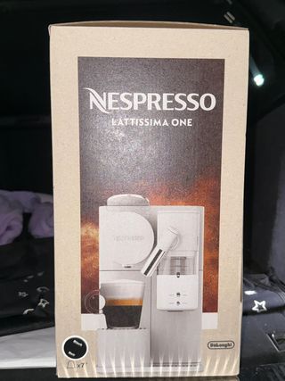 Cafetera Nespresso Lattissima One Negra