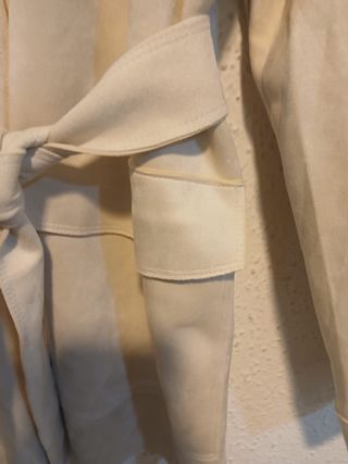 Chaqueta marca Zara. Tipo antelina