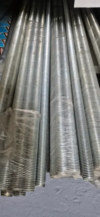 Varillas roscadas metálicas