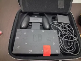 Nintendo Switch Edición Fortnite con 4 juegos.