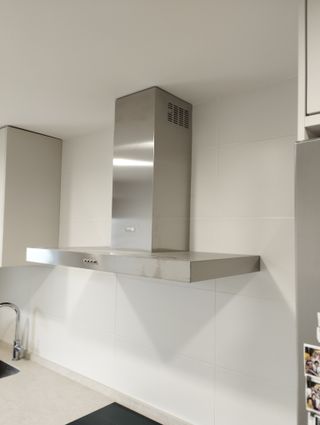 Campana extractora de cocina nueva