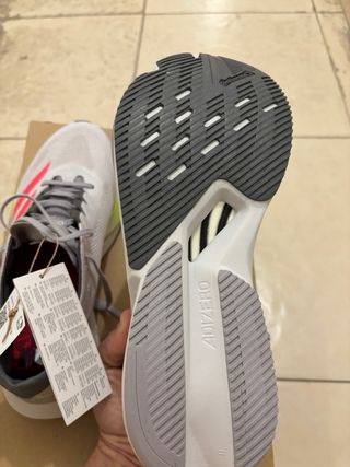 Zapatillas running Adidas Adizero Boston 12.