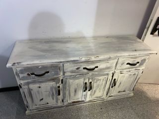 Aparador madera blanco desgastado