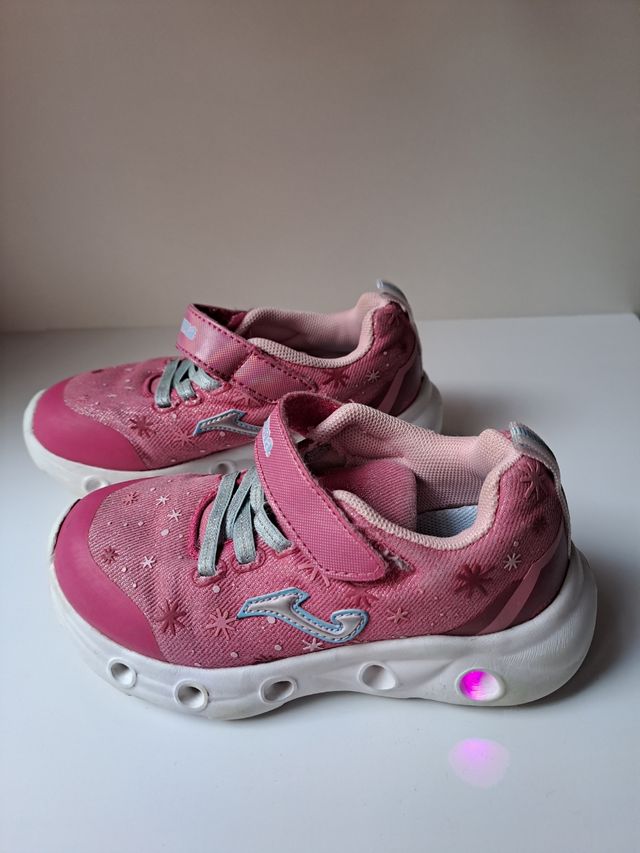 Zapatillas Joma con luces rosas