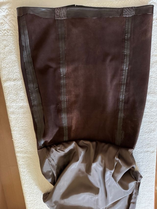 Falda de piel auténtica y forrada