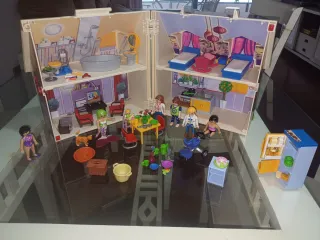 Casa de Muñecas Playmobil con Accesorios