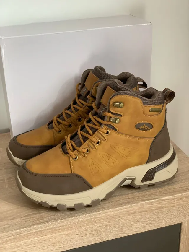 Botas de montaña hombre. Número 41