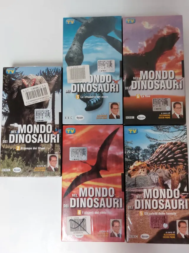 Nel Mondo dei Dinosauri VHS