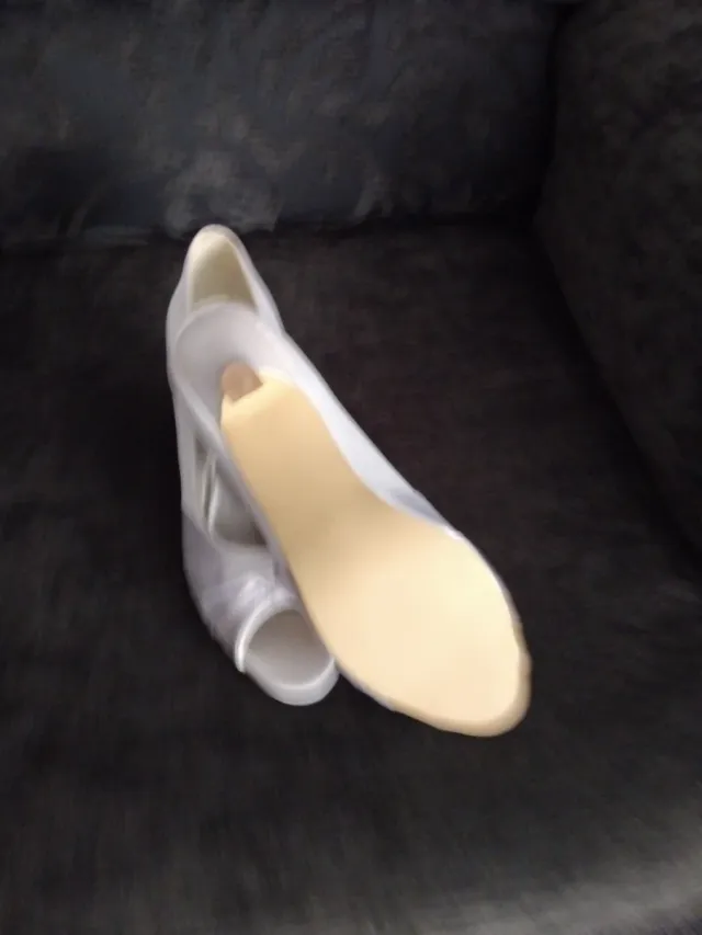 Zapatos de tacón blancos peep toe talla 42