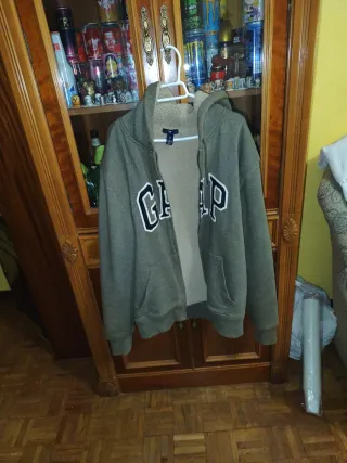 Chaqueta Gap con Capucha Verde