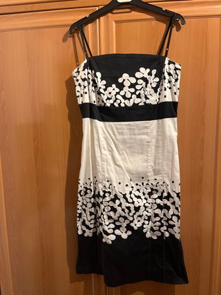 Vestido de tirantes blanco y negro con torera