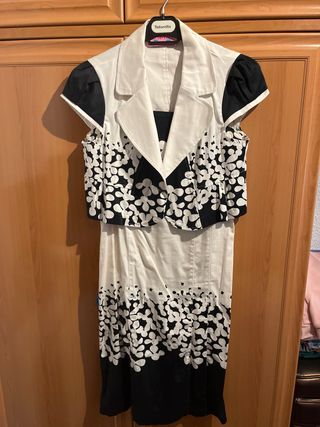 Vestido de tirantes blanco y negro con torera