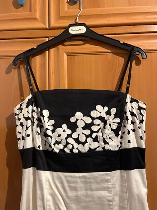 Vestido de tirantes blanco y negro con torera