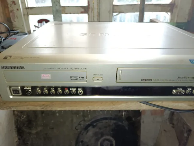 Samsung DVD VCR DTS Digital Amplifier