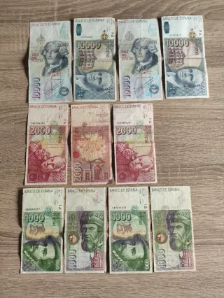 Lote 4 billetes 10000 pesetas, 3x2000, 4x1000.