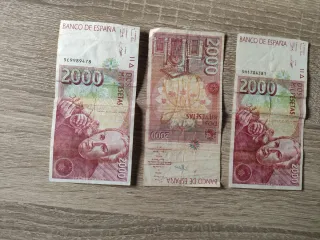 Lote 4 billetes 10000 pesetas, 3x2000, 4x1000.