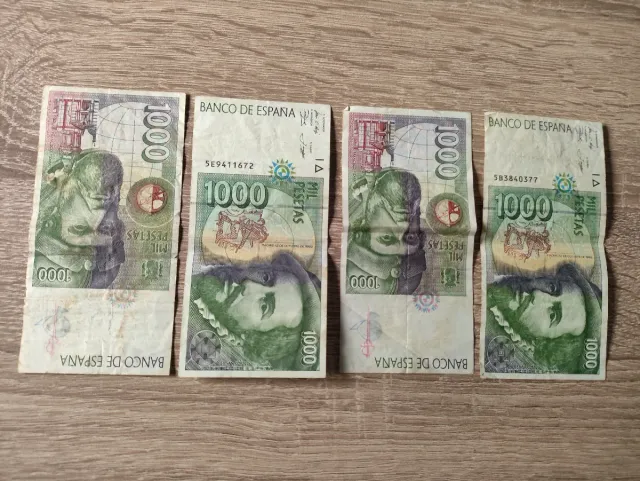 Lote 4 billetes 10000 pesetas, 3x2000, 4x1000.