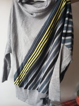 Maglia a pipistrello verde e rosa